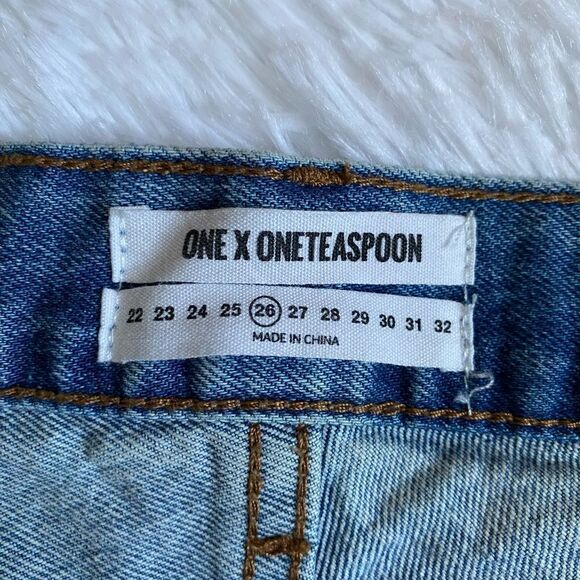 One Teaspoon Button Fly Jean Shorts Distressed Raw Hem Womens Size 26 - Picture 7 of 8